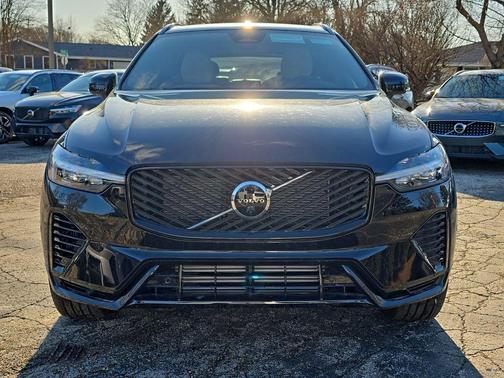 Onyx Black Metallic 2026 Volvo XC60 Plug-In Hybrid Plus, T8 AWD Electric/Gasoline, Dark