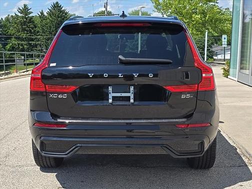2025 Volvo XC60 B5 Ultra