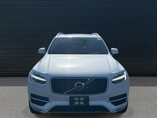2018 Volvo XC90 T6 Momentum