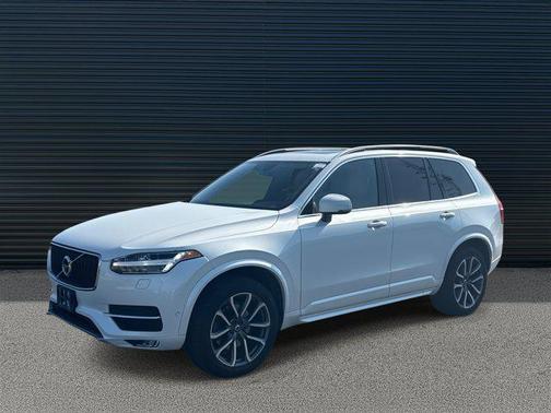 2018 Volvo XC90 T6 Momentum