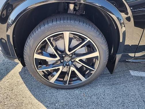 2025 Volvo XC90 B6 Plus 7-Seater