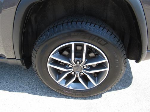 Photo 5 of 20 of 2020 Jeep Grand Cherokee Limited