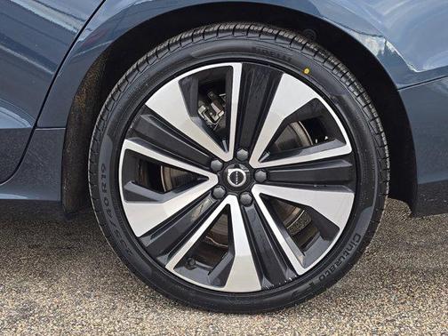 2023 Volvo S60 Recharge Plug-In Hybrid T8 Ultimate Bright Theme
