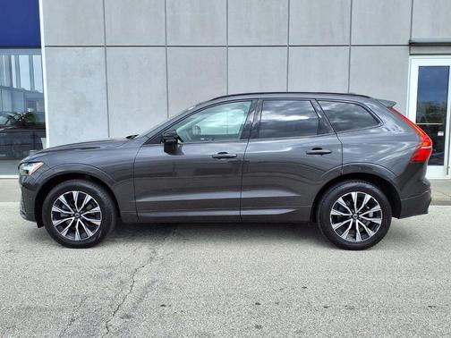 Gray 2024 Volvo XC60 B5 Plus Dark Theme