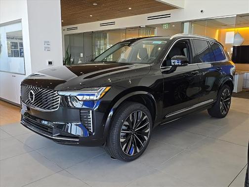 2025 Volvo XC90 B5 Plus 6-Seater