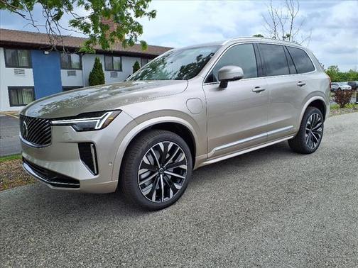 2025 Volvo XC90 Plug-In Hybrid T8 Plus 6-Seater