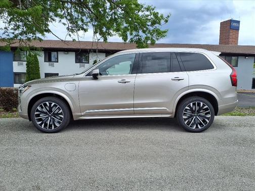 2025 Volvo XC90 Plug-In Hybrid T8 Plus 6-Seater