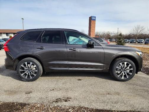 2025 Volvo XC60 B5 Core
