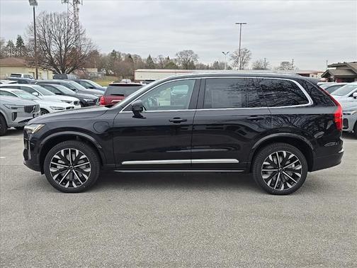 2025 Volvo XC90 Plug-In Hybrid T8 Plus 7-Seater