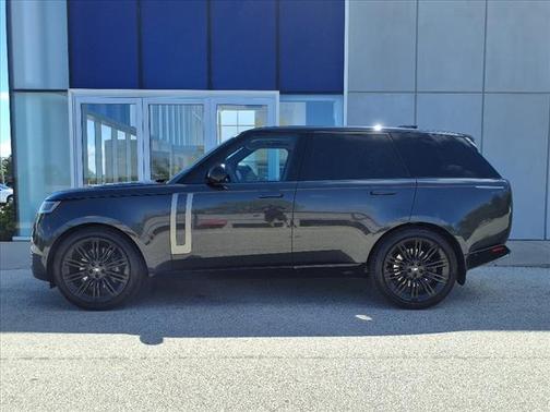 2024 Land Rover Range Rover P530 SE