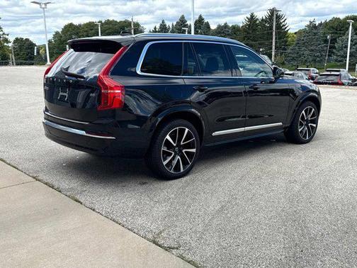 2023 Volvo XC90 B5 Plus