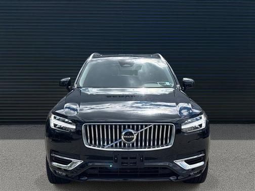 2023 Volvo XC90 B5 Plus
