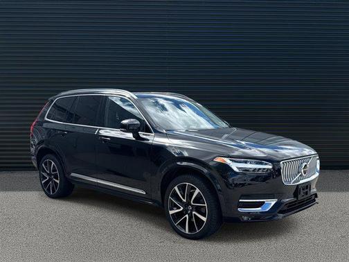2023 Volvo XC90 B5 Plus