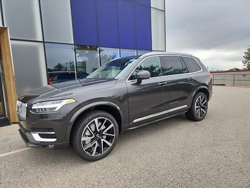 2025 Volvo XC90 B6 Plus 7-Seater