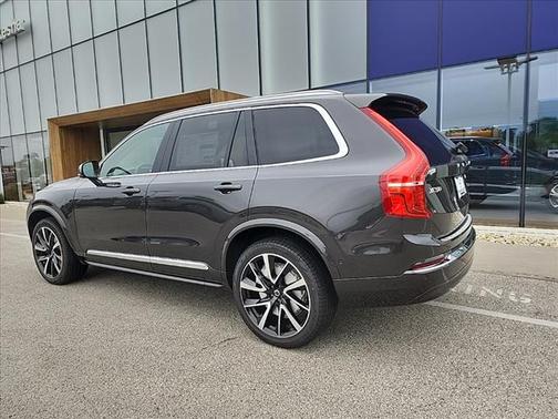2025 Volvo XC90 B6 Plus 7-Seater