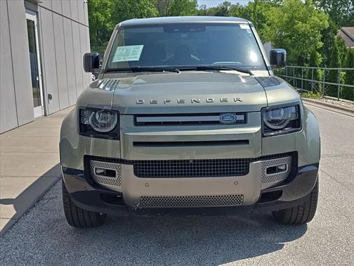 2024 Land Rover Defender 130 P400 X-Dynamic SE