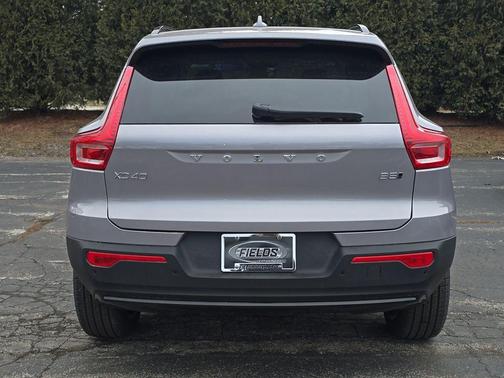 Aurora Silver 2026 Volvo XC40 Ultra, B5 AWD Gas (mild hybrid), Dark