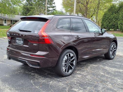 Mulberry Metallic 2026 Volvo XC60 B5 Ultra