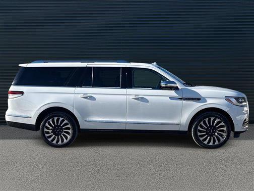 2023 Lincoln Navigator Black Label