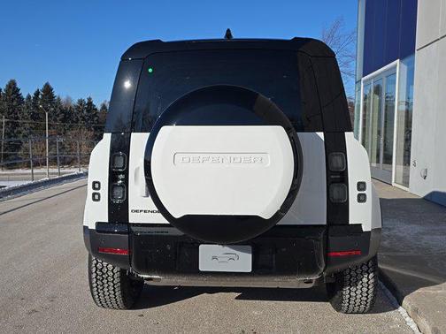 Fuji 2026 Land Rover Defender S