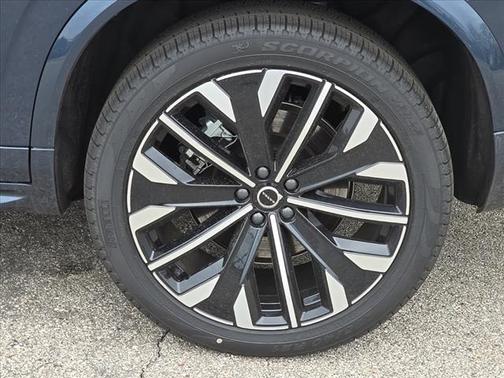2025 Volvo XC90 Plug-In Hybrid T8 Ultra 7-Seater