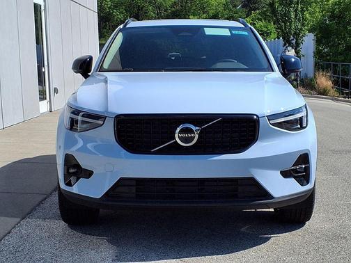Cloud Blue 2026 Volvo XC40 Plus, B5 AWD Gas (mild hybrid), Dark