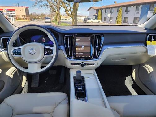 2024 Volvo S60 B5 Core Dark Theme
