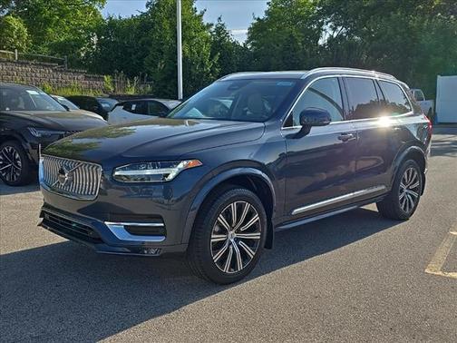 2025 Volvo XC90 B6 Core