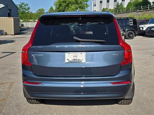 2025 Volvo XC90 B6 Core