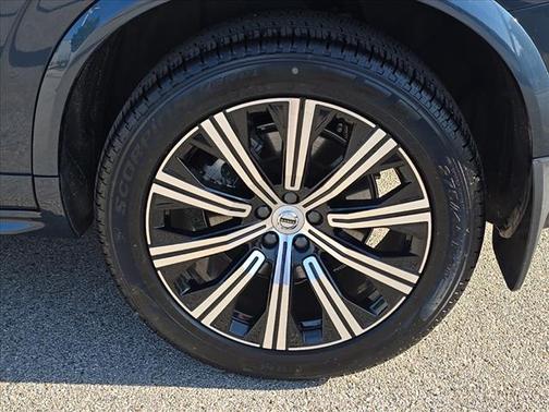 2025 Volvo XC90 B6 Core