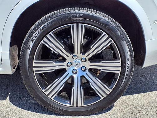 Crystal White Metallic 2024 Volvo XC90 Recharge Plug-In Hybrid T8 Plus 6-Seater