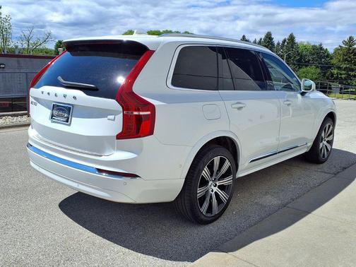 Crystal White Metallic 2024 Volvo XC90 Recharge Plug-In Hybrid T8 Plus 6-Seater