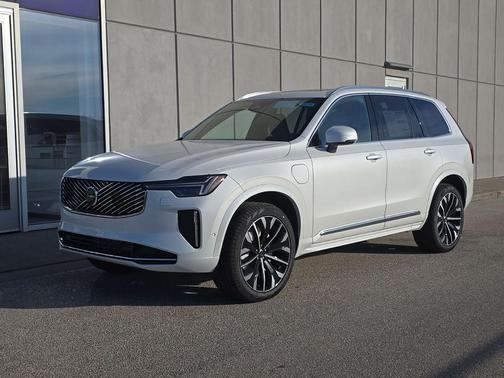 Crystal White Pearl 2026 Volvo XC90 Plug-In Hybrid Plus, T8 AWD, Electric/Gasoline, Bright, 7 Seats