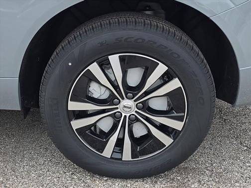 2025 Volvo XC60 Plug-In Hybrid T8 Core