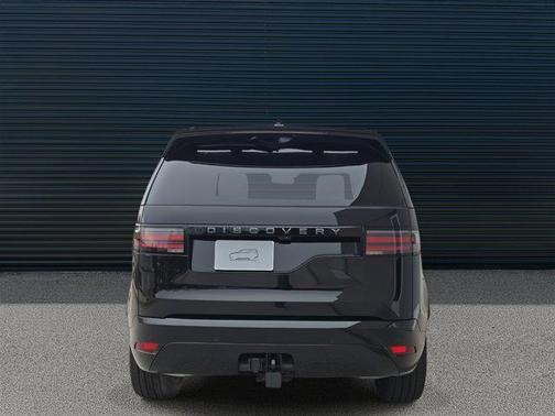 Santorini Black Metallic 2025 Land Rover Discovery P360 Dynamic SE