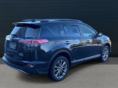2017 Toyota RAV4 Hybrid SE
