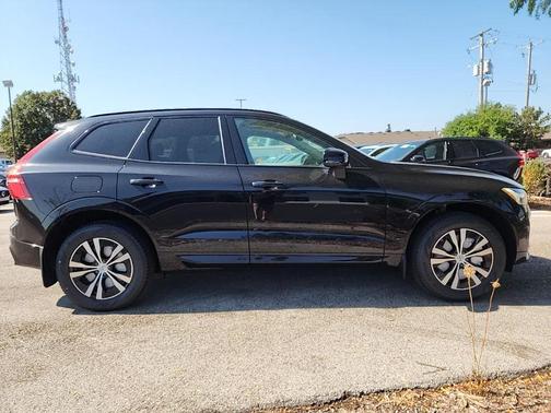 Onyx Black Metallic 2025 Volvo XC60 Plug-In Hybrid Core, T8 AWD Electric/Gasoline, Dark