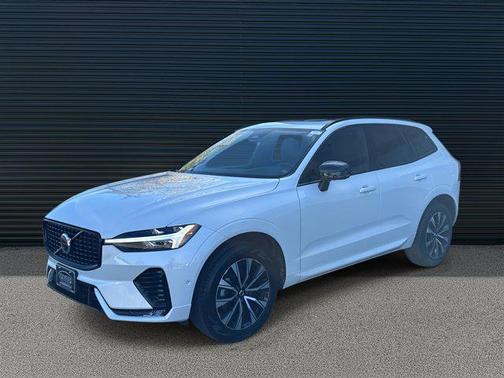 2025 Volvo XC60 B5 Plus