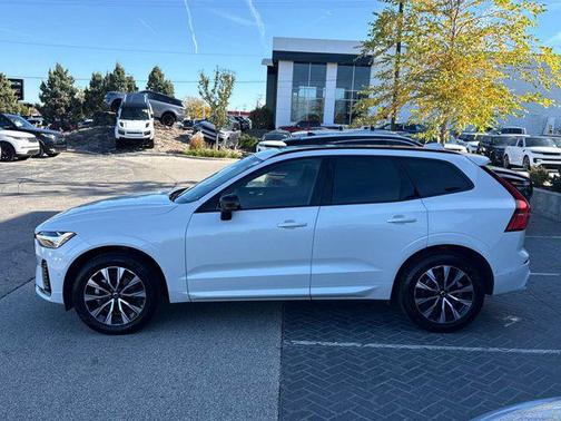 2025 Volvo XC60 B5 Plus