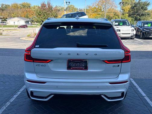 2025 Volvo XC60 B5 Plus