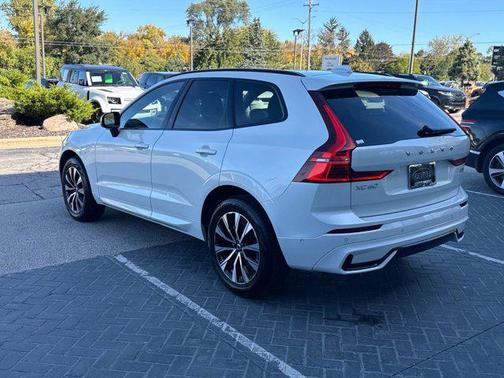2025 Volvo XC60 B5 Plus