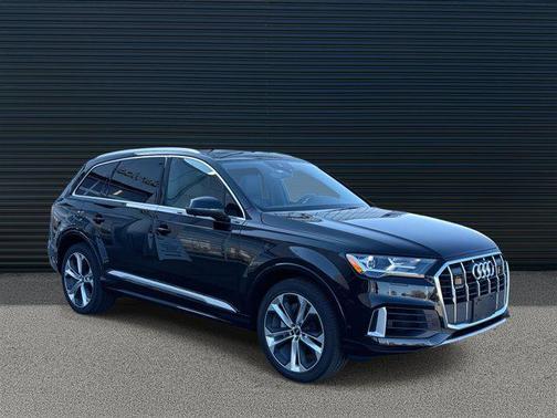2022 Audi Q7 55 Premium Plus