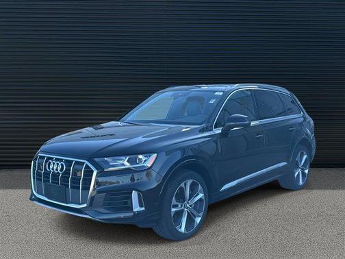 2022 Audi Q7 55 Premium Plus