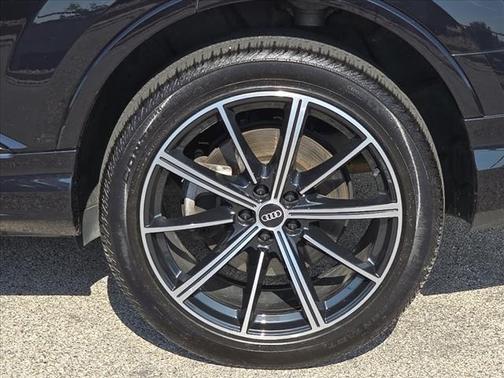 2021 Audi Q7 55 Premium Plus