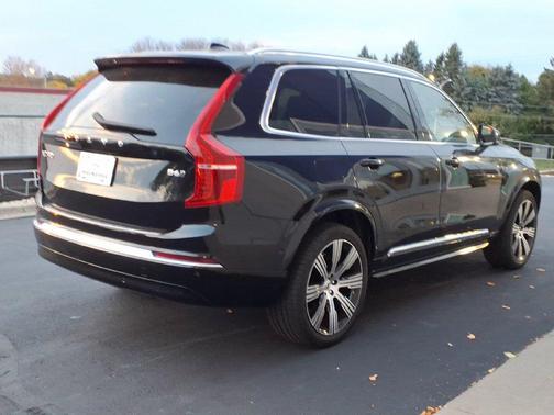 Onyx Black Metallic 2024 Volvo XC90 B6 Plus Bright Theme 6-Seater
