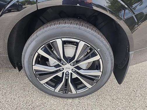2025 Volvo XC60 Plus