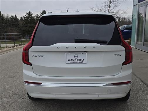 2025 Volvo XC90 Plug-In Hybrid T8 Plus 7-Seater