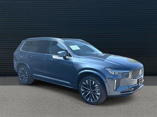 2025 Volvo XC90 B6 Plus 7-Seater