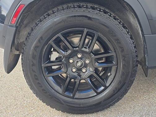 2020 Land Rover Defender 110 SE