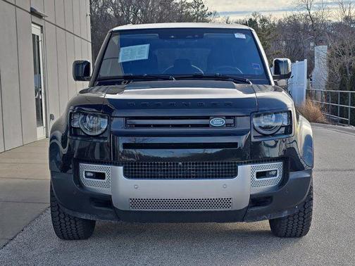 2020 Land Rover Defender 110 SE